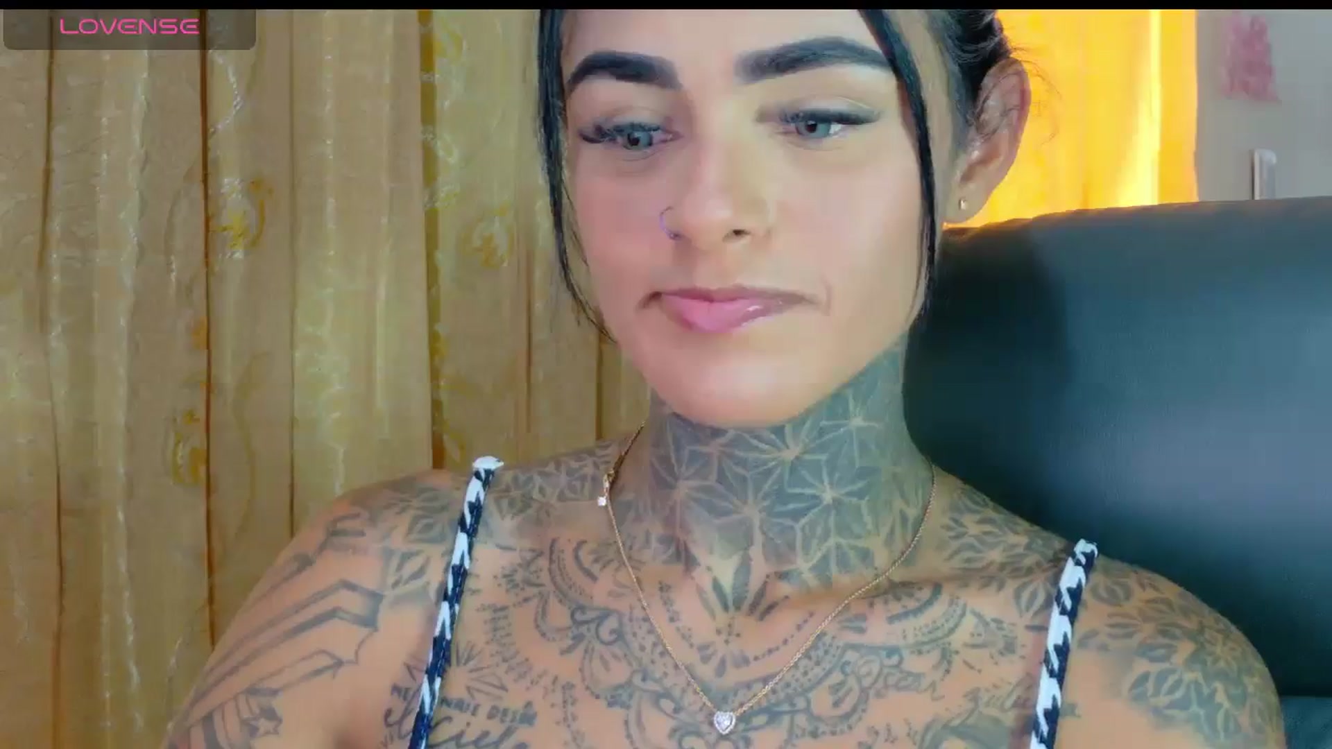 Gallery image thumbnail from LORETTA_1's myfreecams stream on, 04/15/2026, 19:33 image 14 of 20