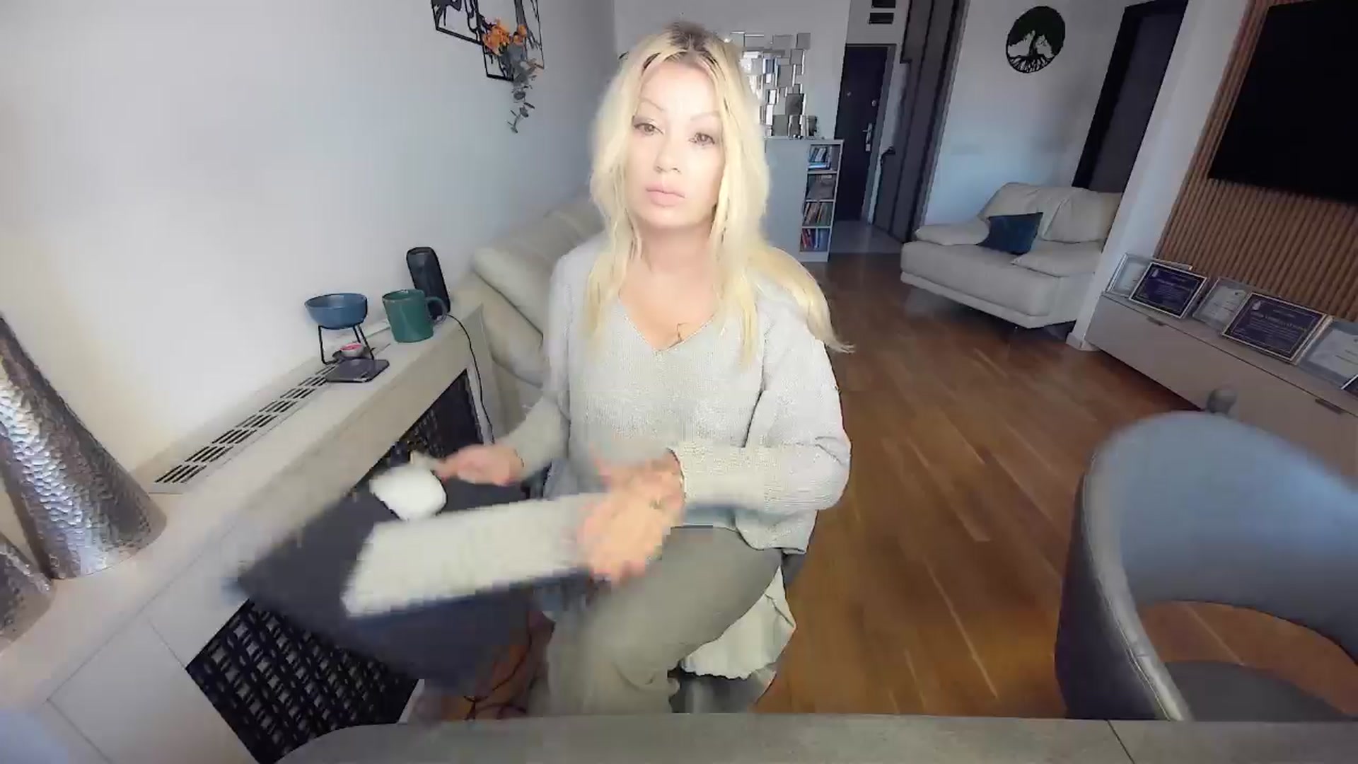Gallery image thumbnail from LOVE_CATALINA's myfreecams stream on, 01/02/2025, 16:40 image 4 of 20