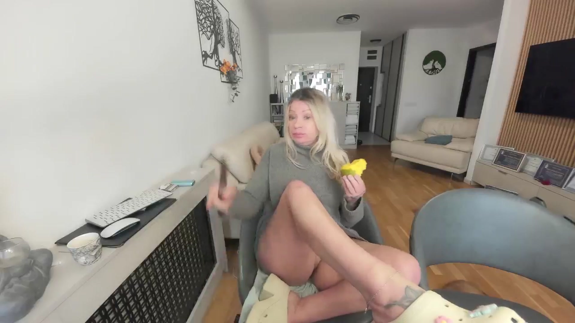 Gallery image thumbnail from LOVE_CATALINA's myfreecams stream on, 03/23/2025, 16:00 image 4 of 20