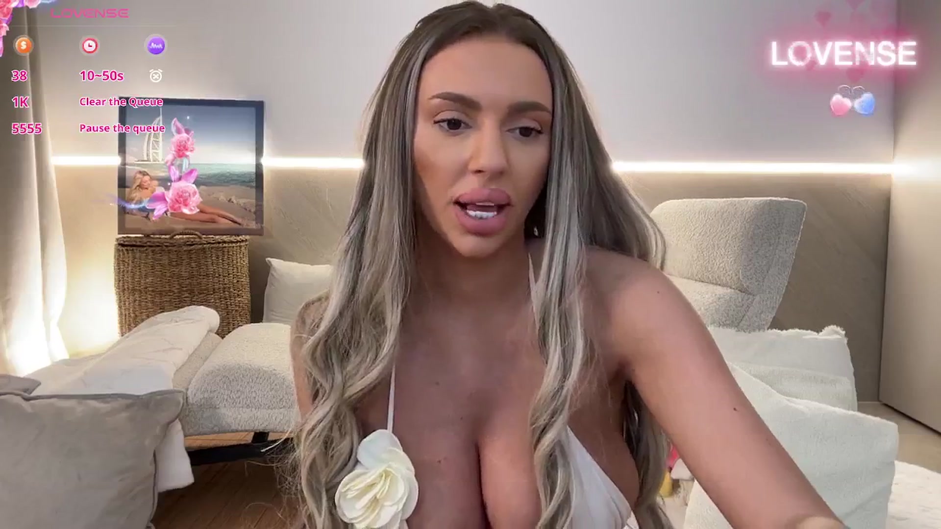 Gallery image thumbnail from LOVSELENA's myfreecams stream on, 02/18/2026, 23:55 image 19 of 20