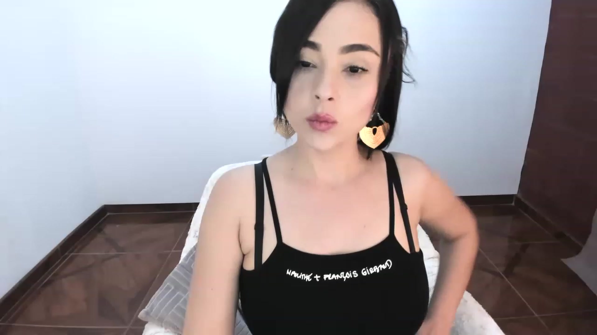 Gallery image thumbnail from LUSCIOUS84's myfreecams stream on, 05/30/2023, 22:11 image 16 of 20