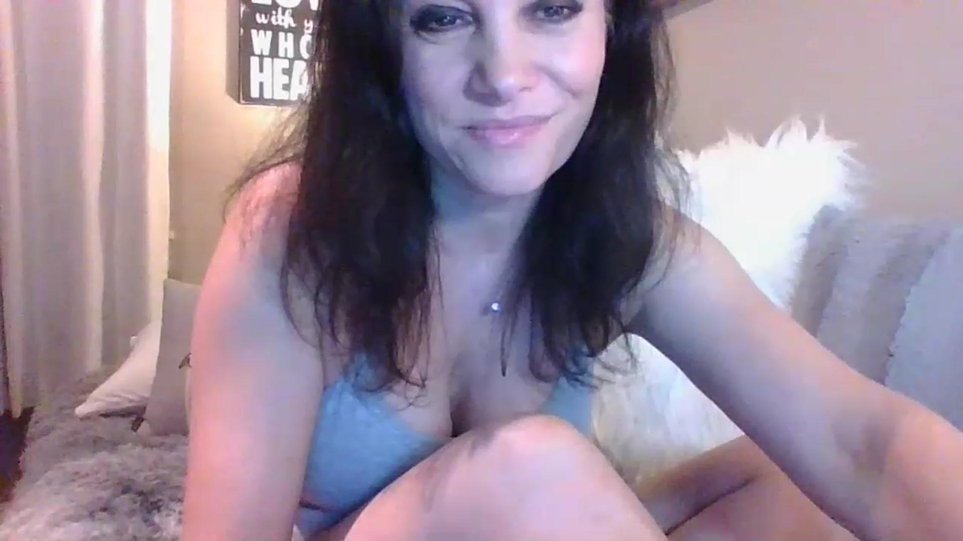 Gallery image thumbnail from LVDOLL's myfreecams stream on, 11/28/2022, 07:13 image 17 of 20