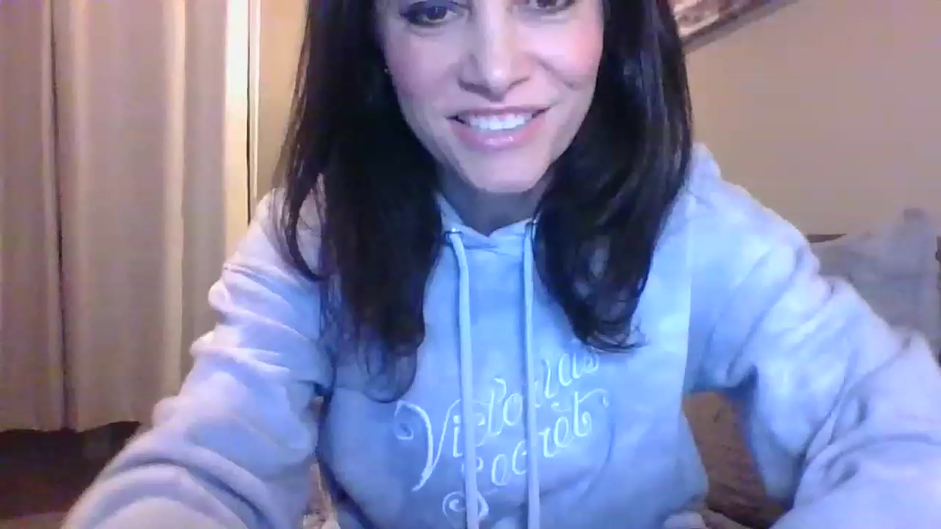 Gallery image thumbnail from LVDOLL's myfreecams stream on, 12/03/2022, 02:17 image 13 of 20