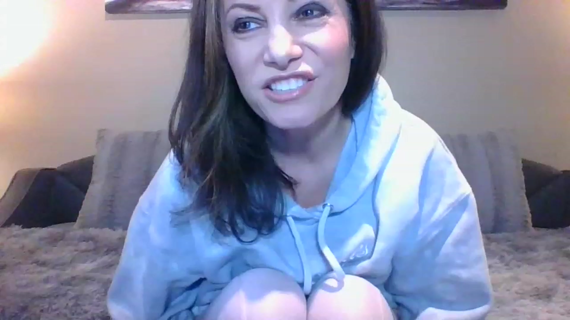 Gallery image thumbnail from LVDOLL's myfreecams stream on, 12/18/2022, 23:03 image 17 of 20