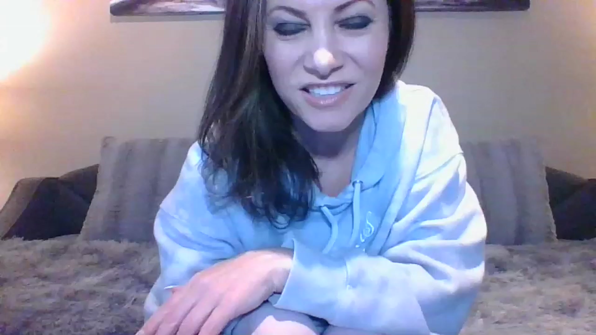 Gallery image thumbnail from LVDOLL's myfreecams stream on, 12/18/2022, 23:03 image 10 of 20