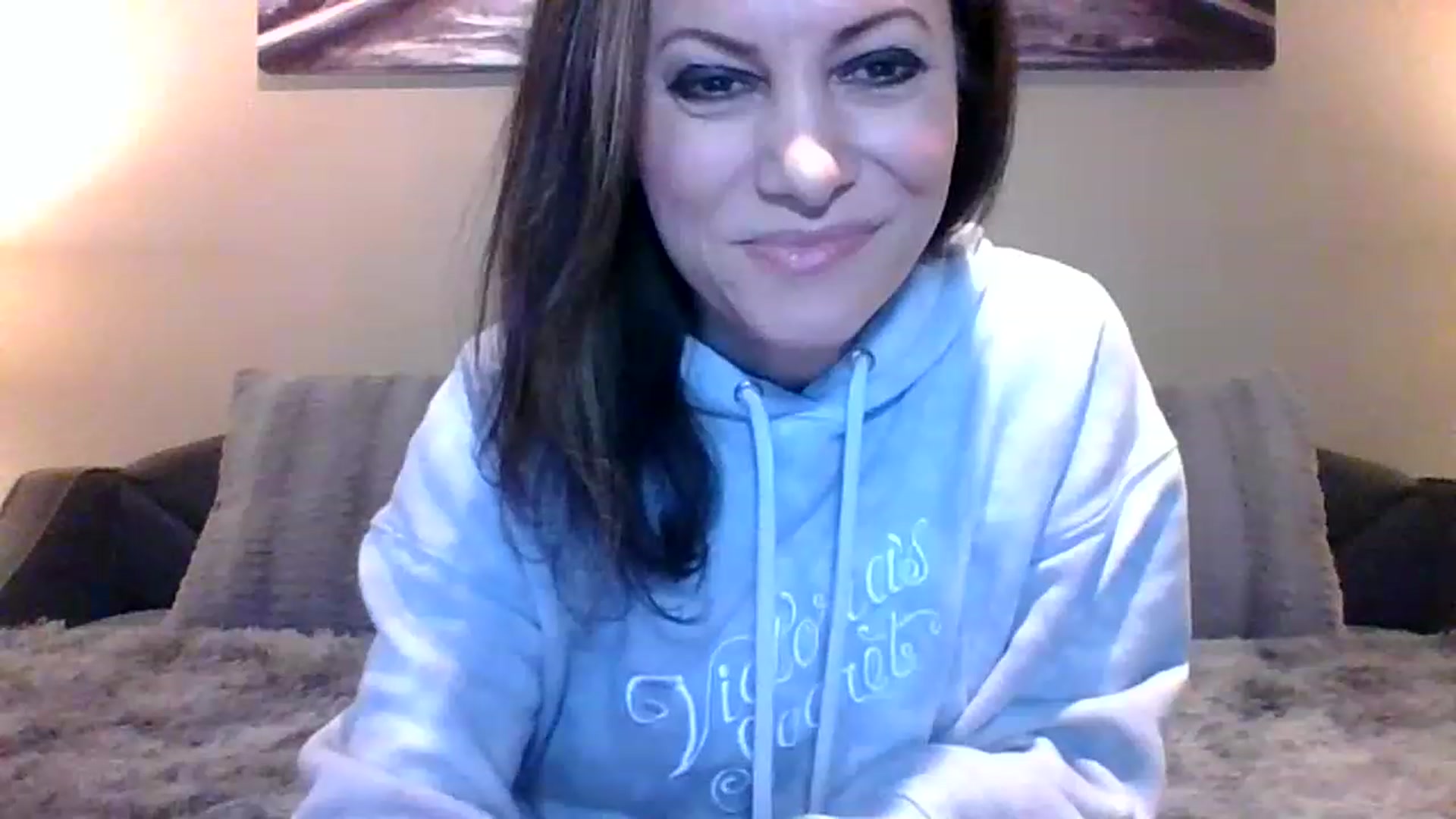 Gallery image thumbnail from LVDOLL's myfreecams stream on, 12/19/2022, 24:07 image 4 of 20