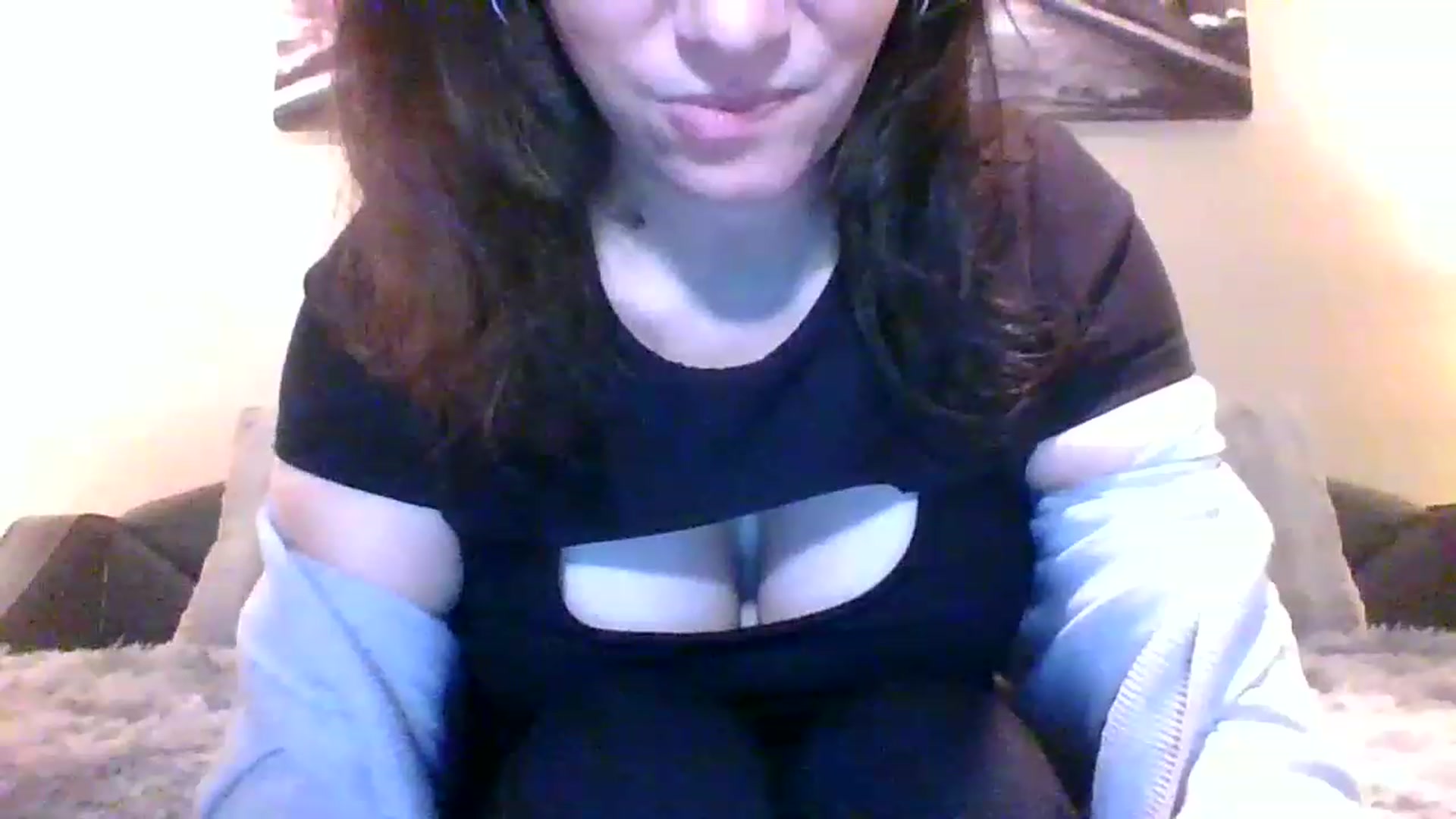 Gallery image thumbnail from LVDOLL's myfreecams stream on, 12/19/2022, 05:41 image 11 of 20