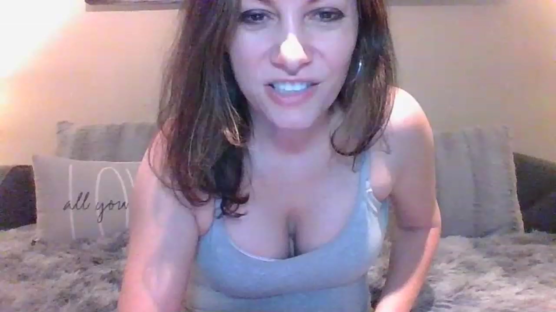 Gallery image thumbnail from LVDOLL's myfreecams stream on, 12/20/2022, 07:49 image 10 of 20