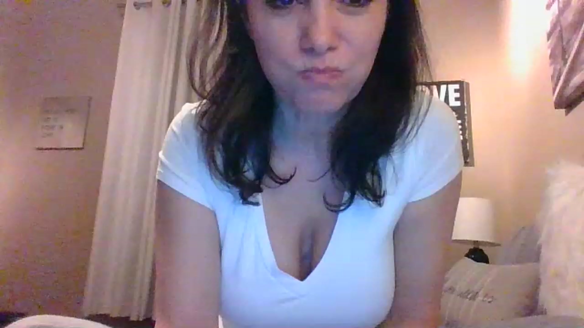 Gallery image thumbnail from LVDOLL's myfreecams stream on, 12/20/2022, 09:08 image 13 of 20