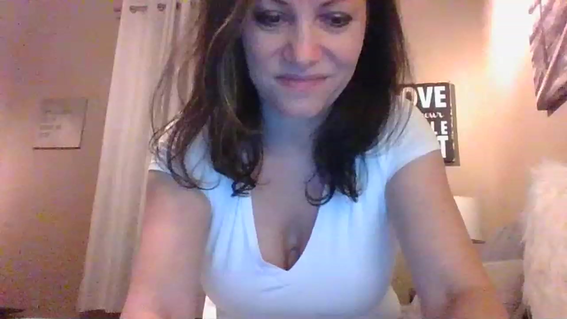 Gallery image thumbnail from LVDOLL's myfreecams stream on, 12/20/2022, 09:08 image 8 of 20