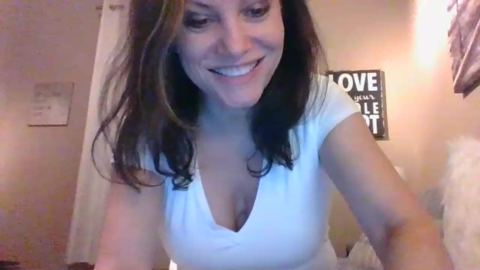 Gallery image thumbnail from LVDOLL's myfreecams stream on, 12/20/2022, 09:08 image 1 of 20