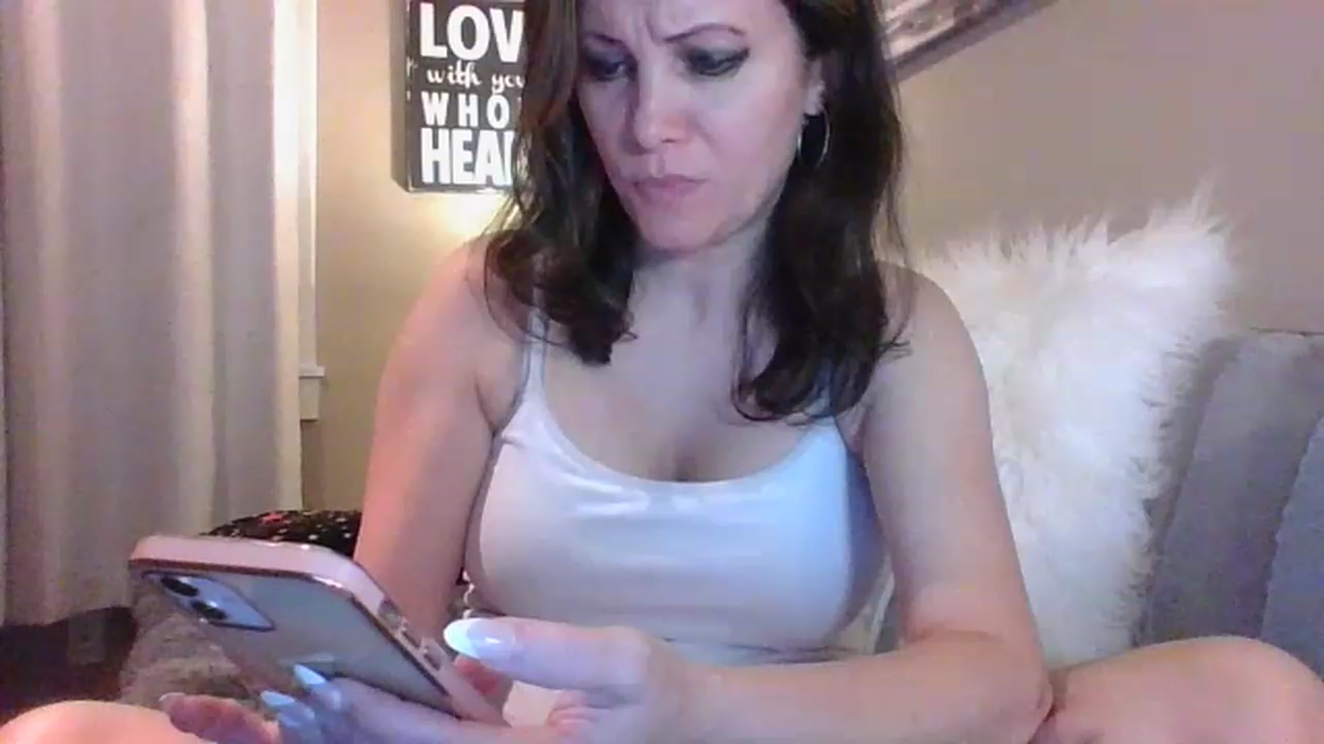 Gallery image thumbnail from LVDOLL's myfreecams stream on, 12/27/2022, 08:05 image 2 of 20