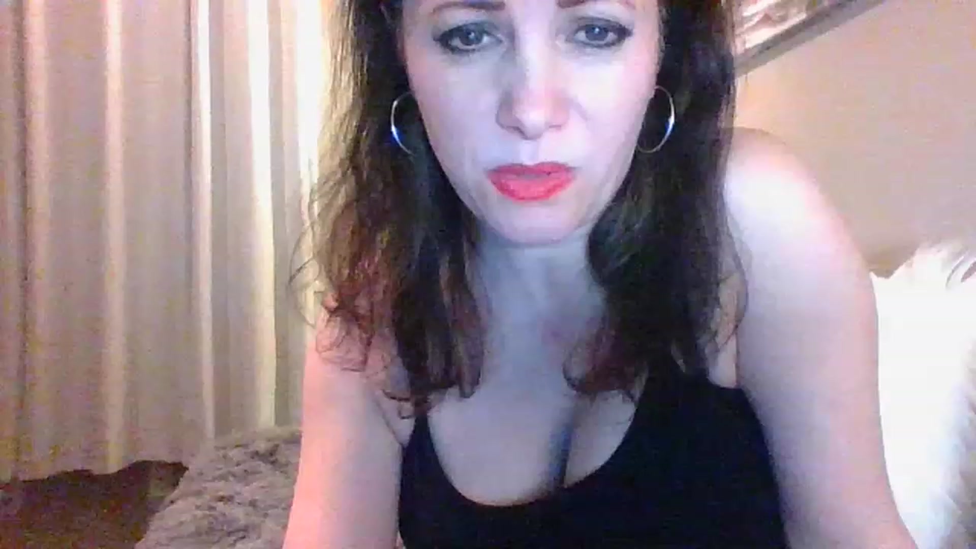 Gallery image thumbnail from LVDOLL's myfreecams stream on, 12/28/2022, 01:43 image 12 of 20