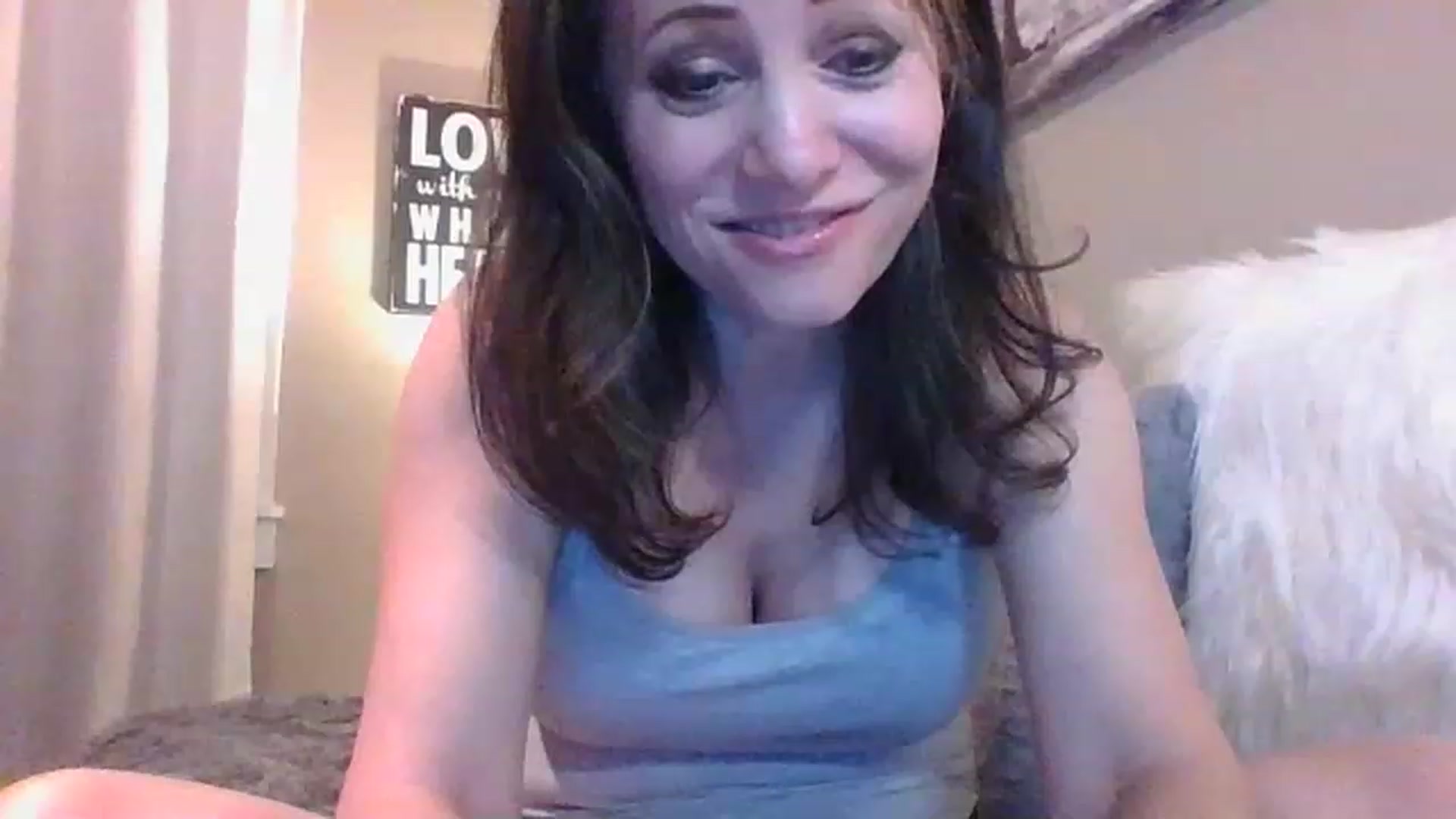 Gallery image thumbnail from LVDOLL's myfreecams stream on, 12/29/2022, 07:15 image 15 of 20