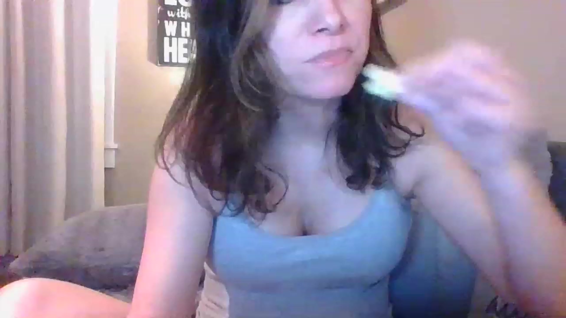 Gallery image thumbnail from LVDOLL's myfreecams stream on, 12/30/2022, 05:17 image 7 of 20