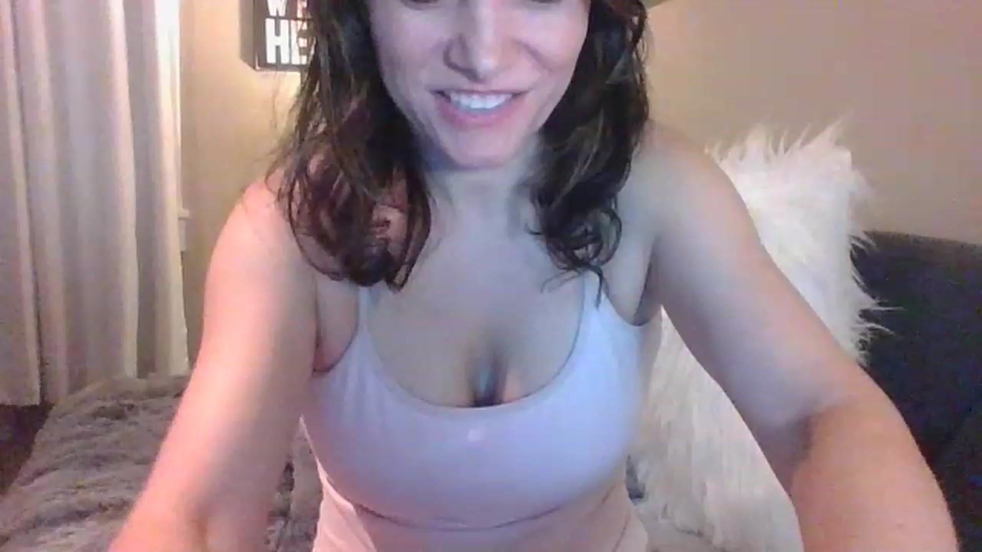 Gallery image thumbnail from LVDOLL's myfreecams stream on, 01/01/2023, 24:11 image 5 of 20