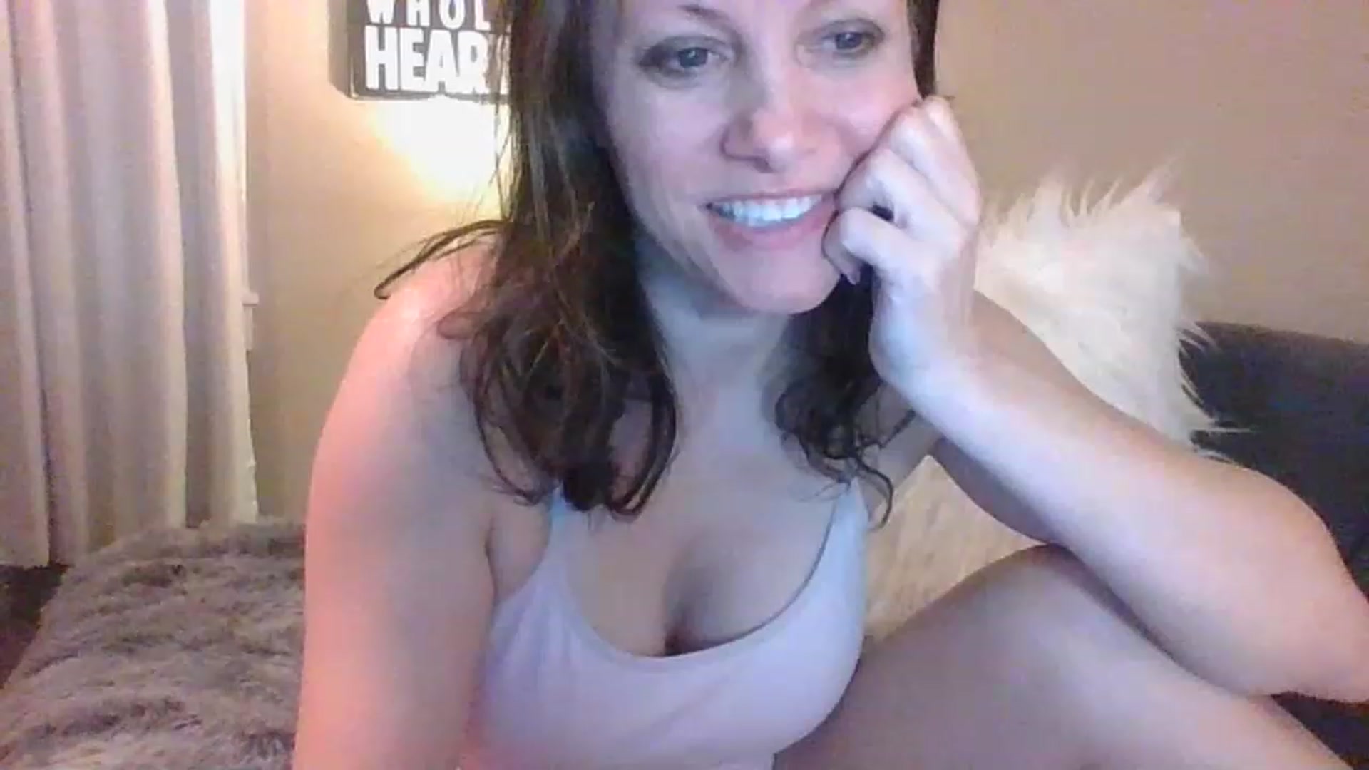 Gallery image thumbnail from LVDOLL's myfreecams stream on, 01/01/2023, 24:11 image 7 of 20