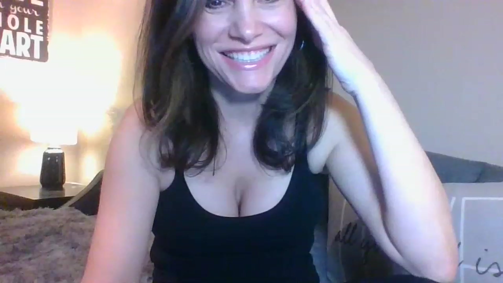 Gallery image thumbnail from LVDOLL's myfreecams stream on, 01/03/2023, 04:10 image 6 of 20