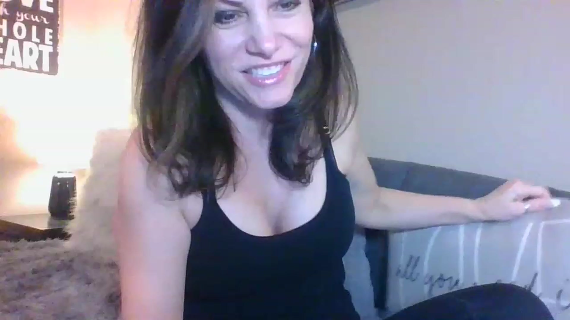 Gallery image thumbnail from LVDOLL's myfreecams stream on, 01/03/2023, 04:10 image 7 of 20