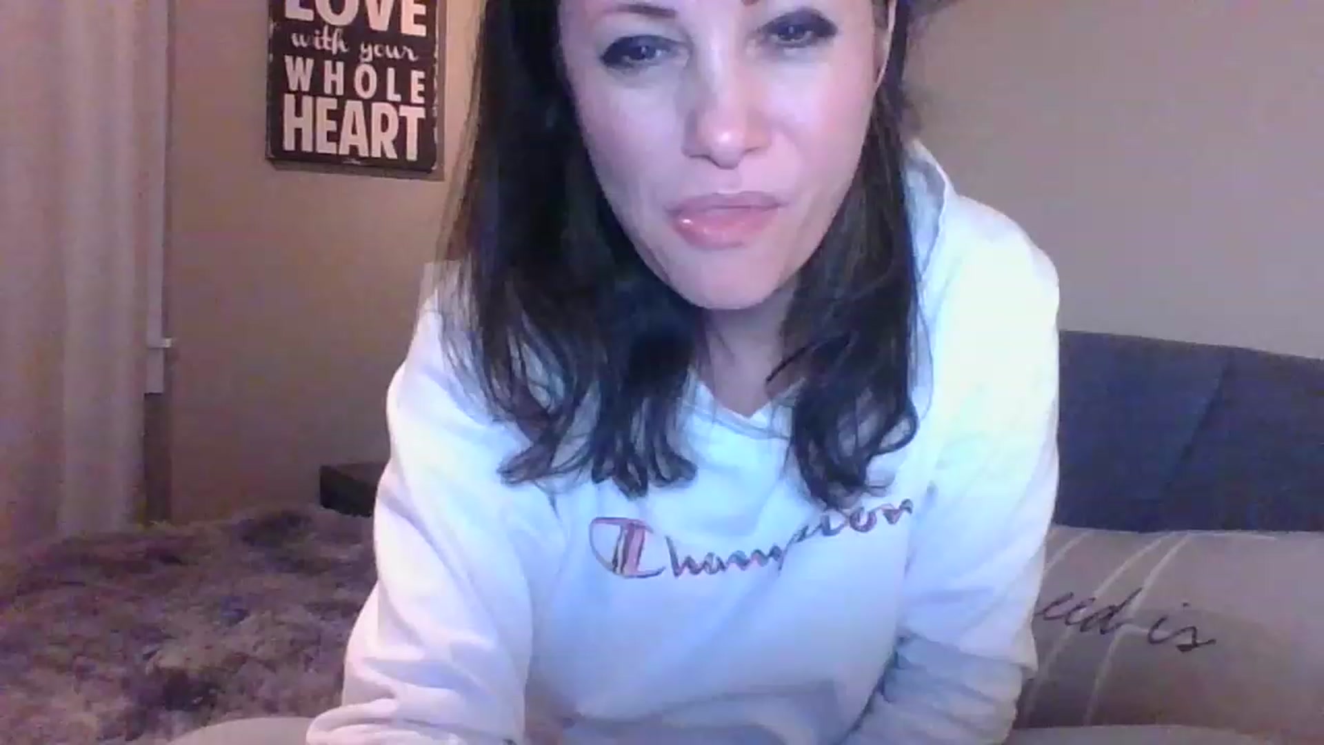 Gallery image thumbnail from LVDOLL's myfreecams stream on, 01/04/2023, 03:42 image 8 of 20