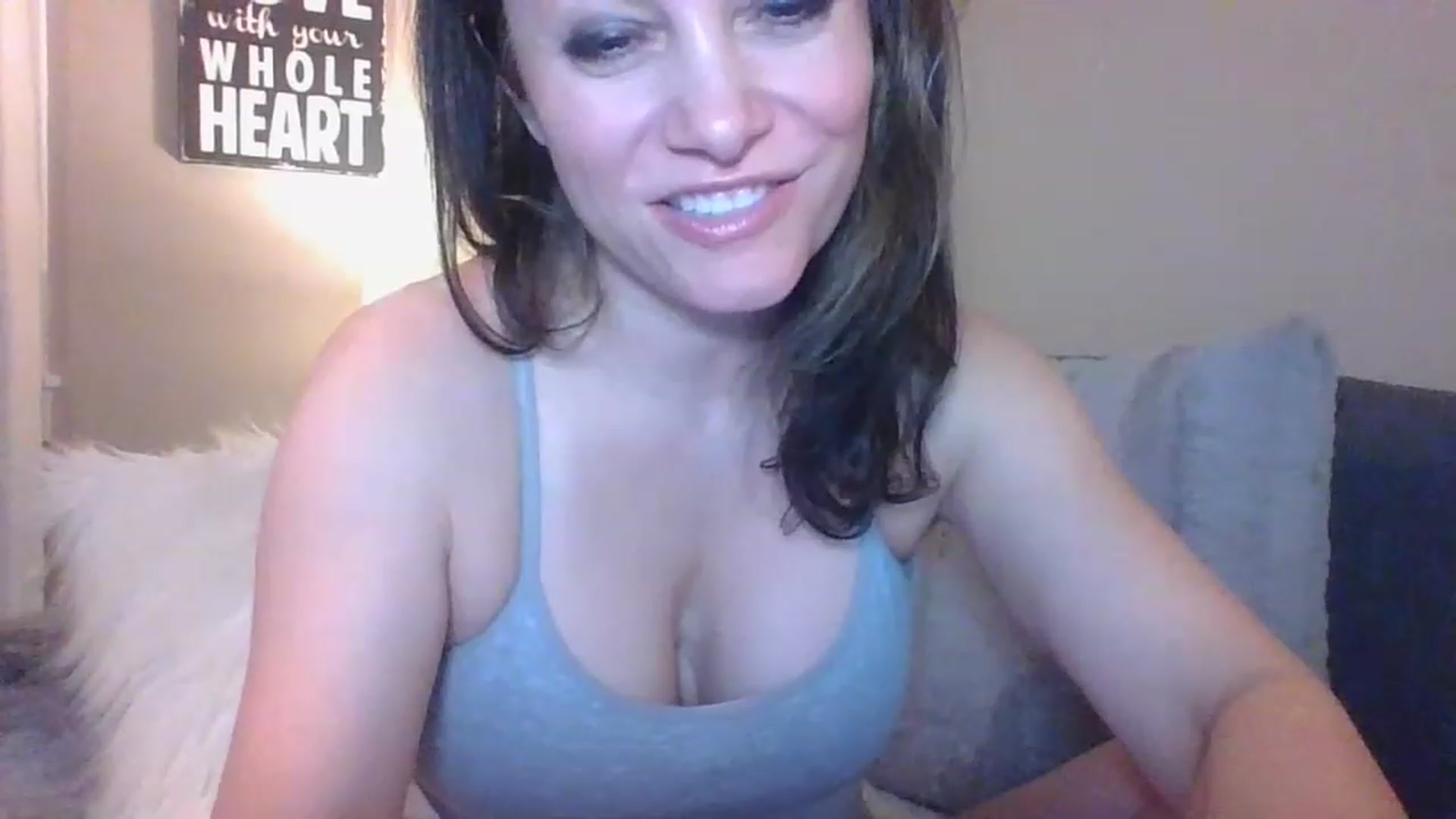 Gallery image thumbnail from LVDOLL's myfreecams stream on, 01/04/2023, 07:41 image 19 of 20