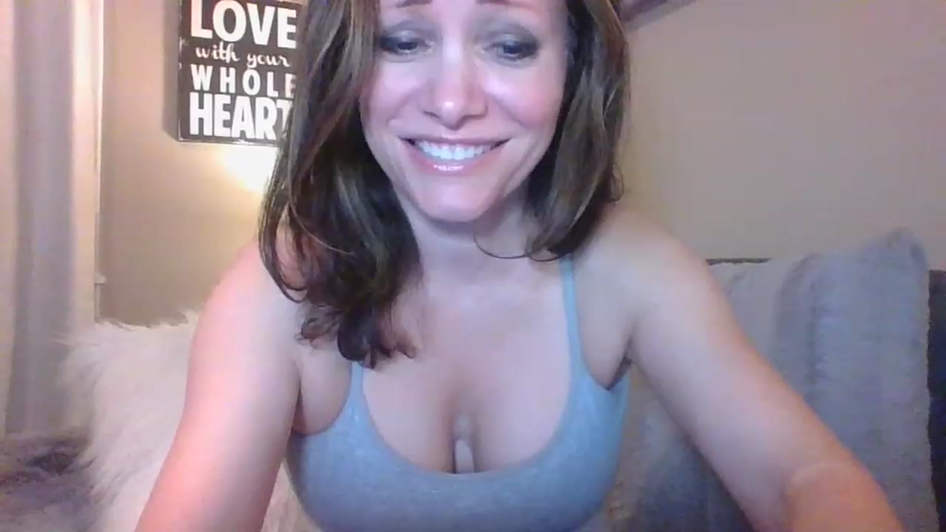 Gallery image thumbnail from LVDOLL's myfreecams stream on, 01/04/2023, 07:41 image 2 of 20