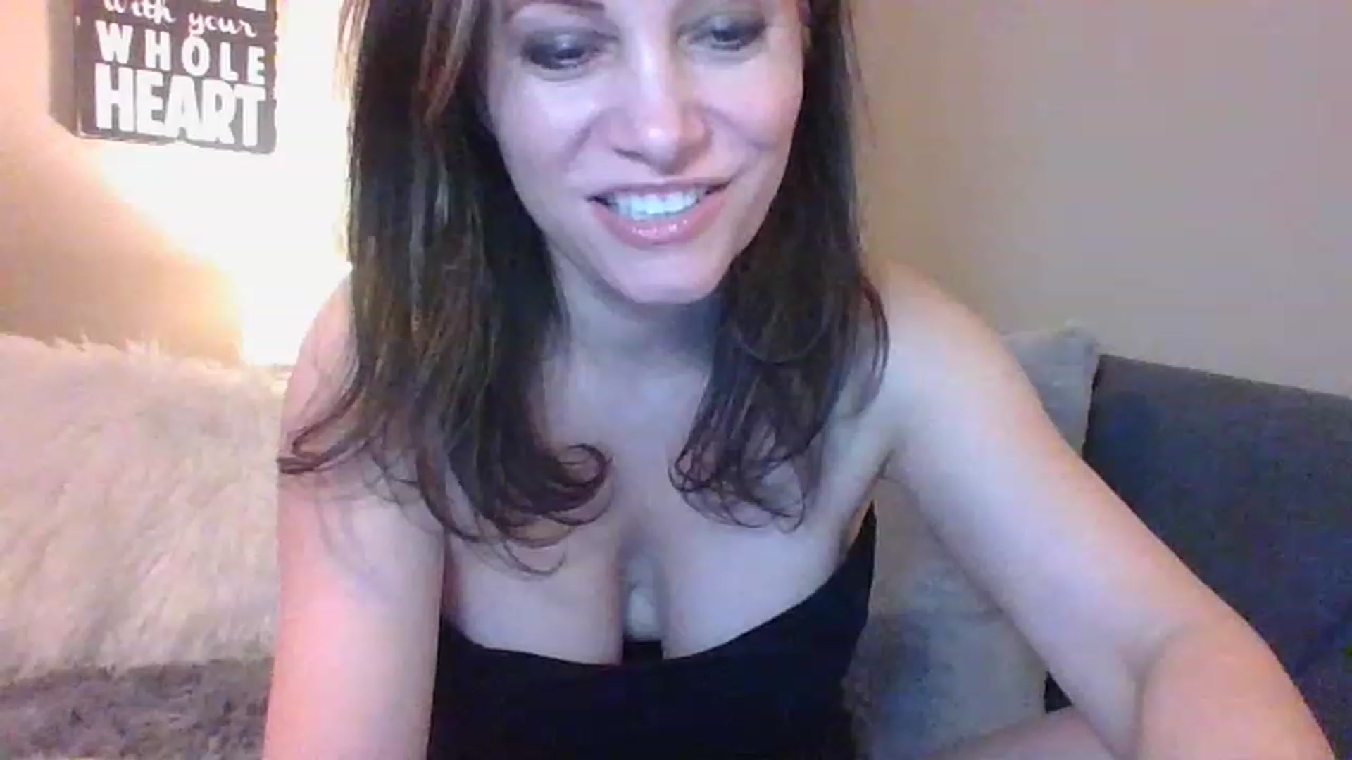 Gallery image thumbnail from LVDOLL's myfreecams stream on, 01/05/2023, 03:59 image 16 of 20