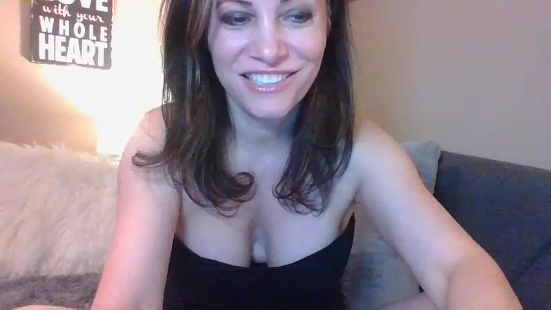 Gallery image thumbnail from LVDOLL's myfreecams stream on, 01/05/2023, 03:59 image 17 of 20