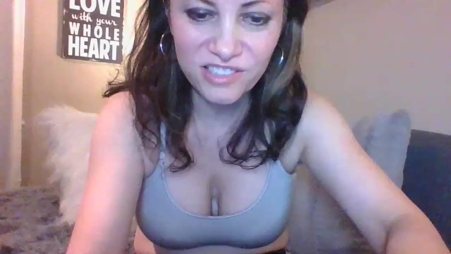 Gallery image thumbnail from LVDOLL's myfreecams stream on, 01/06/2023, 06:37 image 16 of 20