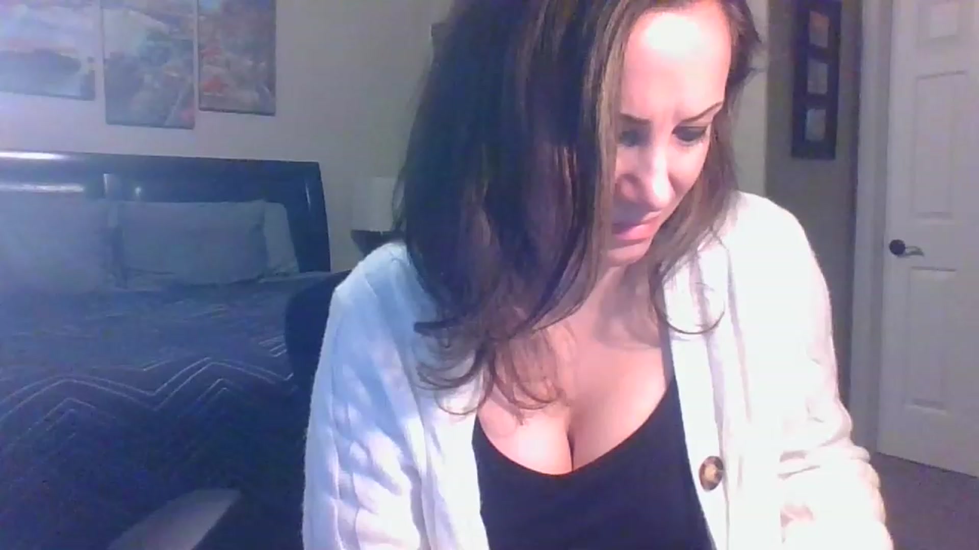 Gallery image thumbnail from LVDOLL's myfreecams stream on, 01/27/2023, 23:58 image 18 of 20