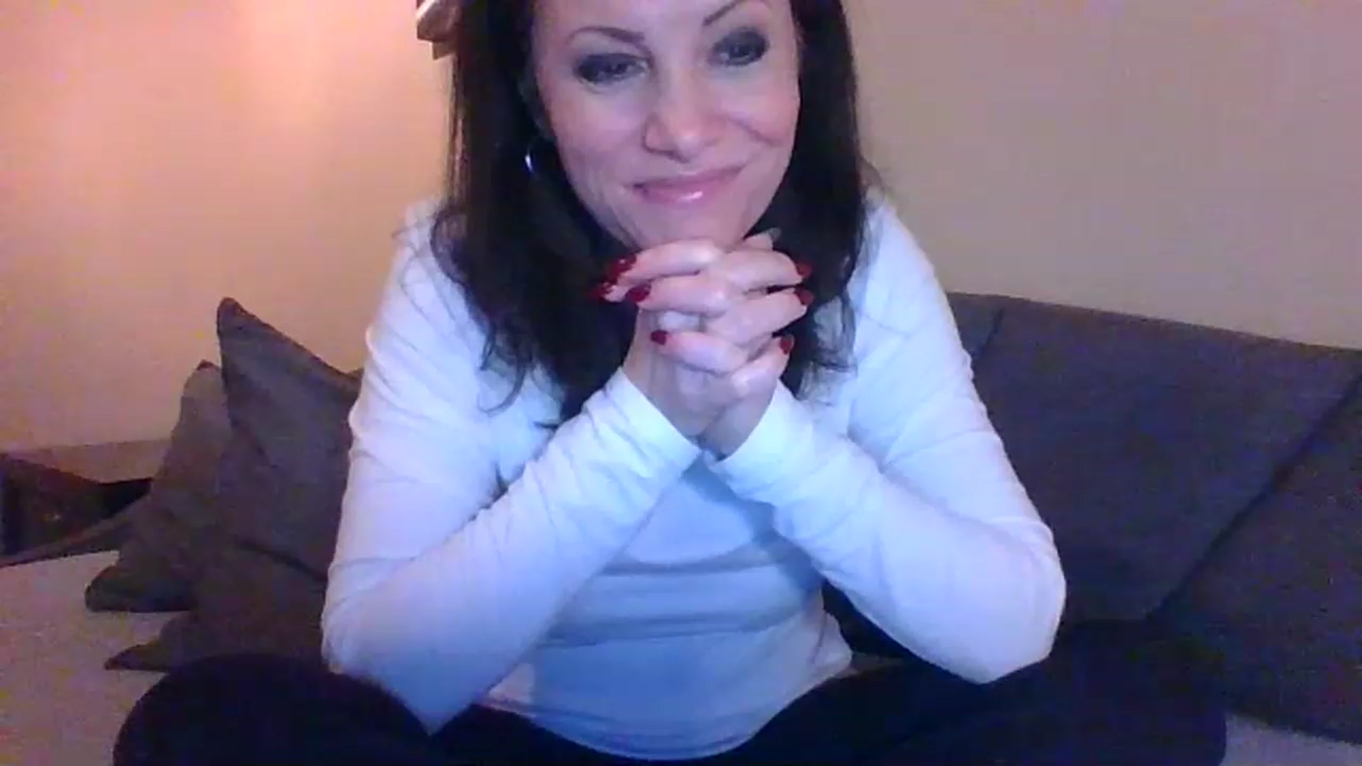 Gallery image thumbnail from LVDOLL's myfreecams stream on, 03/01/2023, 08:17 image 10 of 20