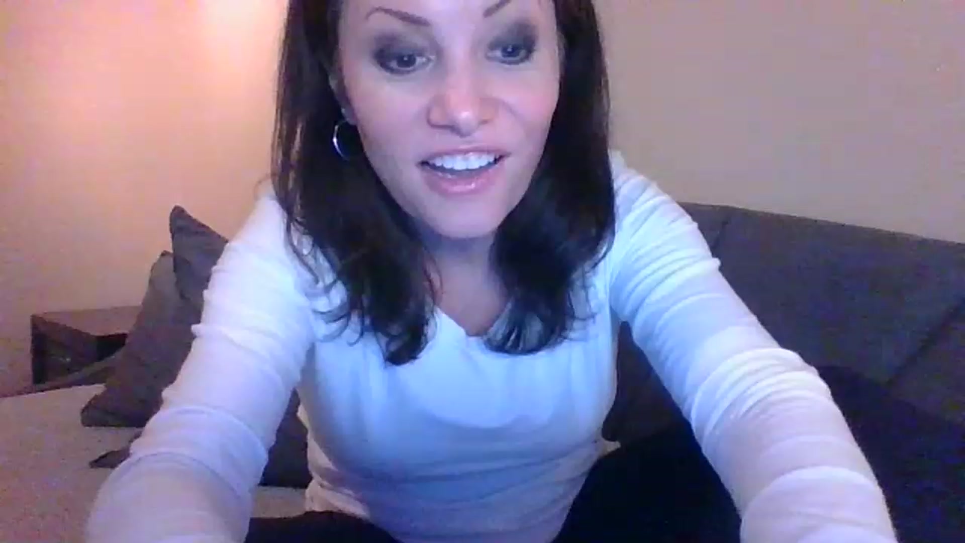 Gallery image thumbnail from LVDOLL's myfreecams stream on, 03/01/2023, 08:17 image 13 of 20