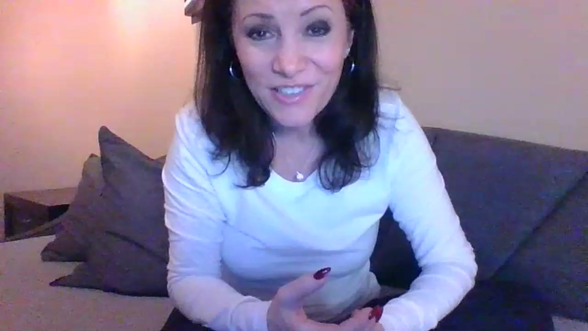 Gallery image thumbnail from LVDOLL's myfreecams stream on, 03/01/2023, 08:17 image 6 of 20