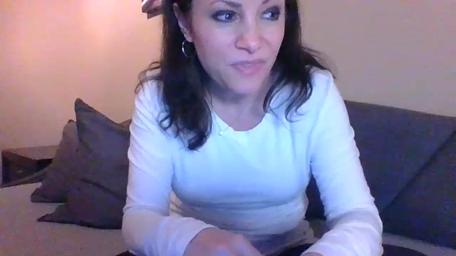 Gallery image thumbnail from LVDOLL's myfreecams stream on, 03/01/2023, 08:17 image 11 of 20