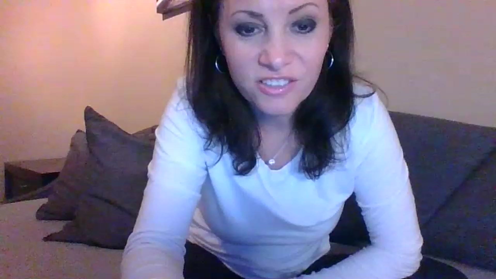 Gallery image thumbnail from LVDOLL's myfreecams stream on, 03/01/2023, 08:17 image 1 of 20
