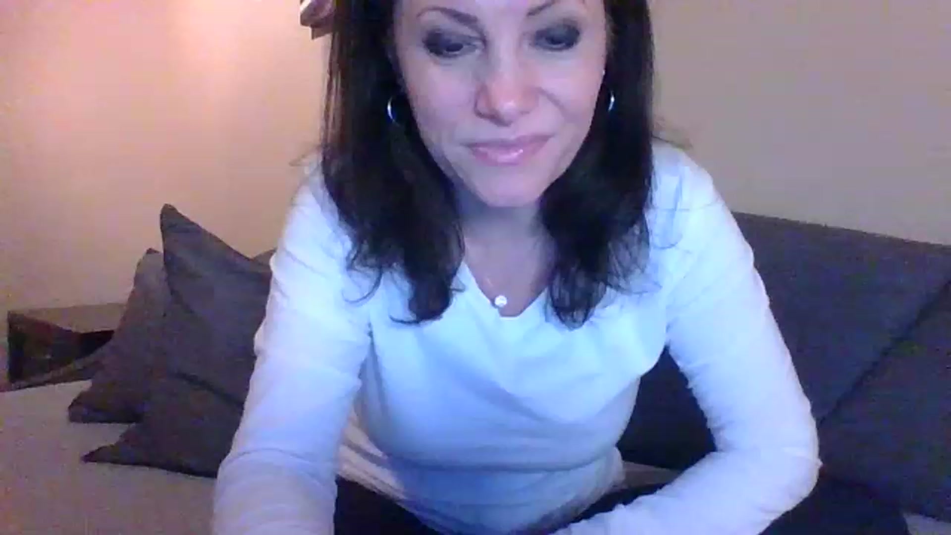 Gallery image thumbnail from LVDOLL's myfreecams stream on, 03/01/2023, 08:17 image 7 of 20