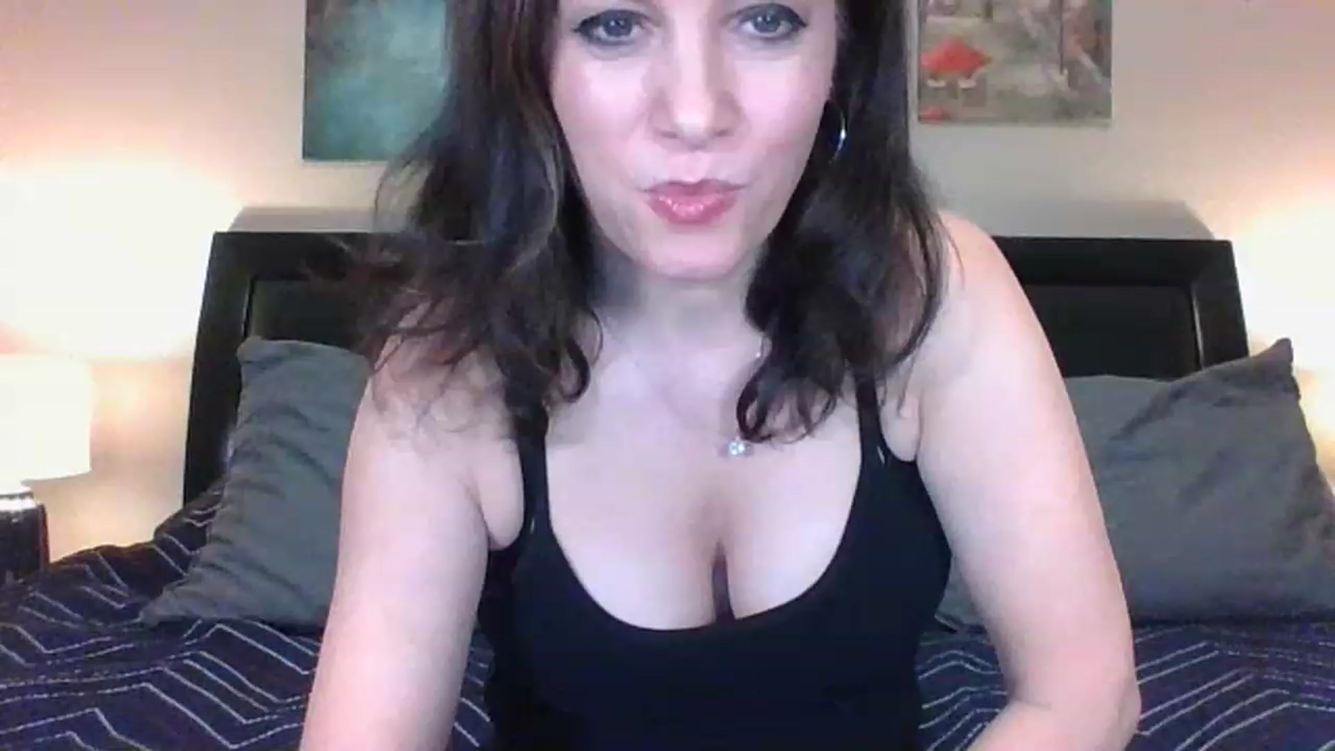 Gallery image thumbnail from LVDOLL's myfreecams stream on, 03/02/2023, 06:51 image 10 of 20