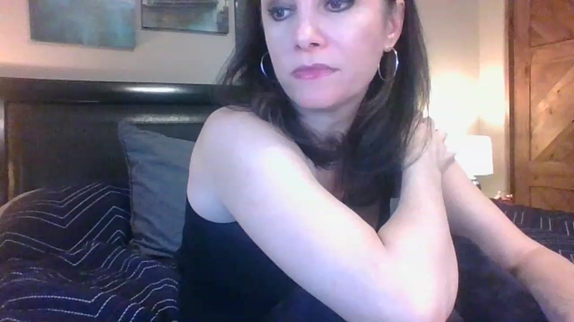 Gallery image thumbnail from LVDOLL's myfreecams stream on, 03/13/2023, 21:36 image 13 of 20