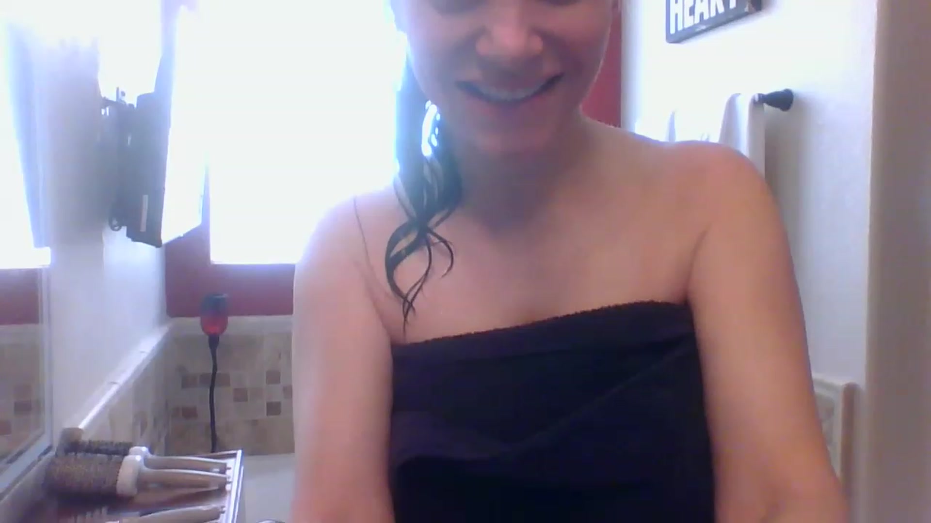 Gallery image thumbnail from LVDOLL's myfreecams stream on, 03/17/2023, 17:50 image 17 of 20
