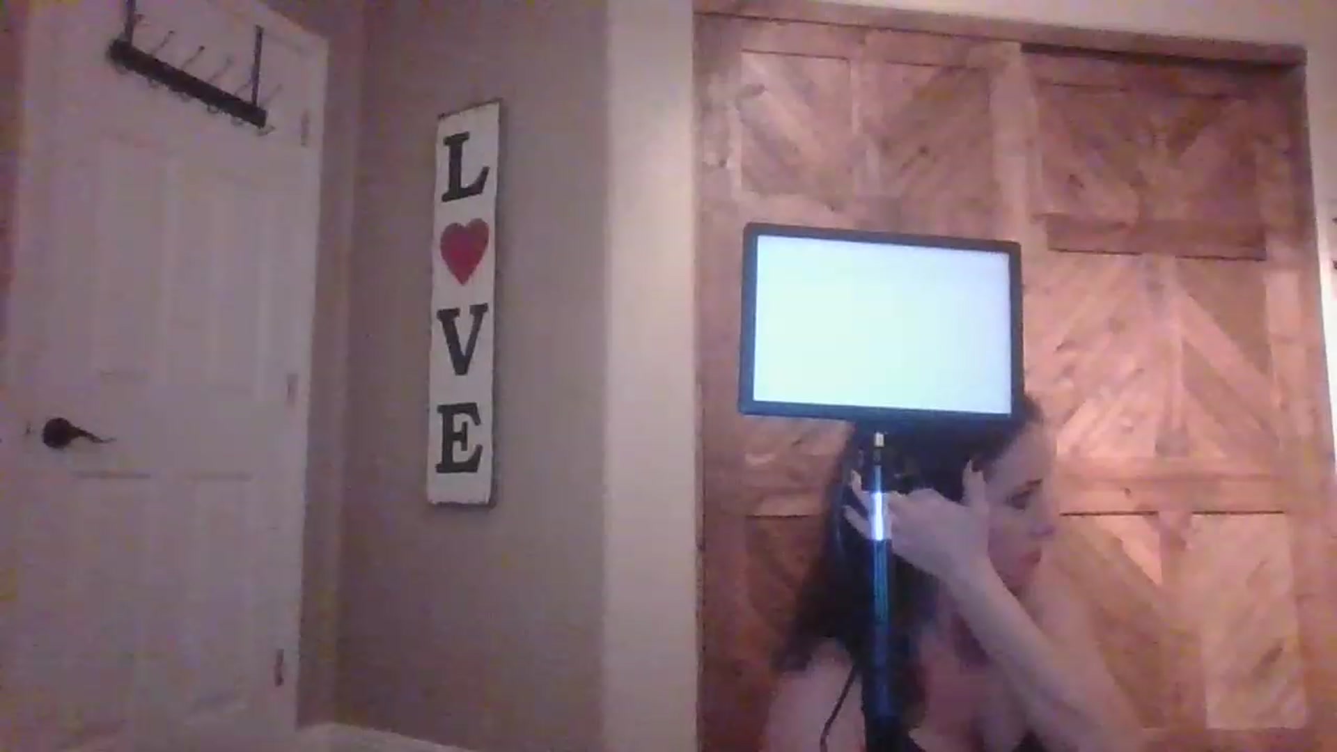 Gallery image thumbnail from LVDOLL's myfreecams stream on, 03/20/2023, 03:20 image 3 of 20