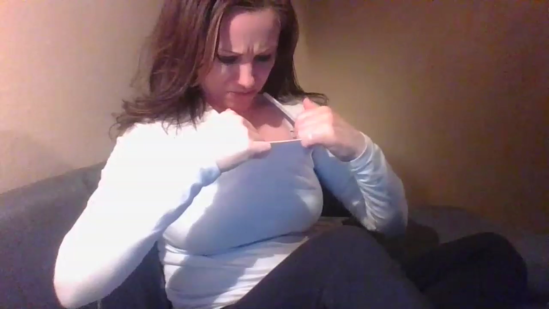 Gallery image thumbnail from LVDOLL's myfreecams stream on, 03/31/2023, 04:28 image 12 of 20