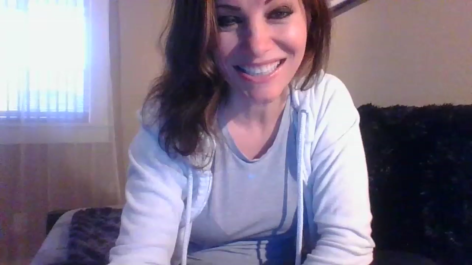 Gallery image thumbnail from LVDOLL's myfreecams stream on, 04/07/2023, 23:53 image 1 of 20