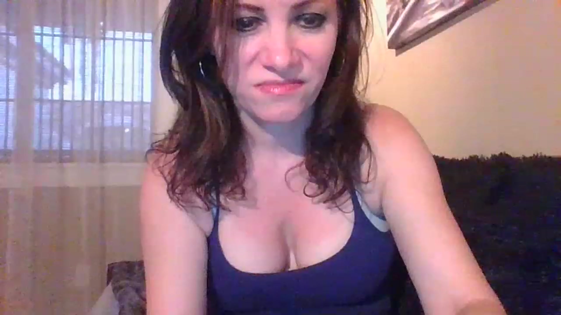 Gallery image thumbnail from LVDOLL's myfreecams stream on, 04/17/2023, 02:54 image 4 of 20