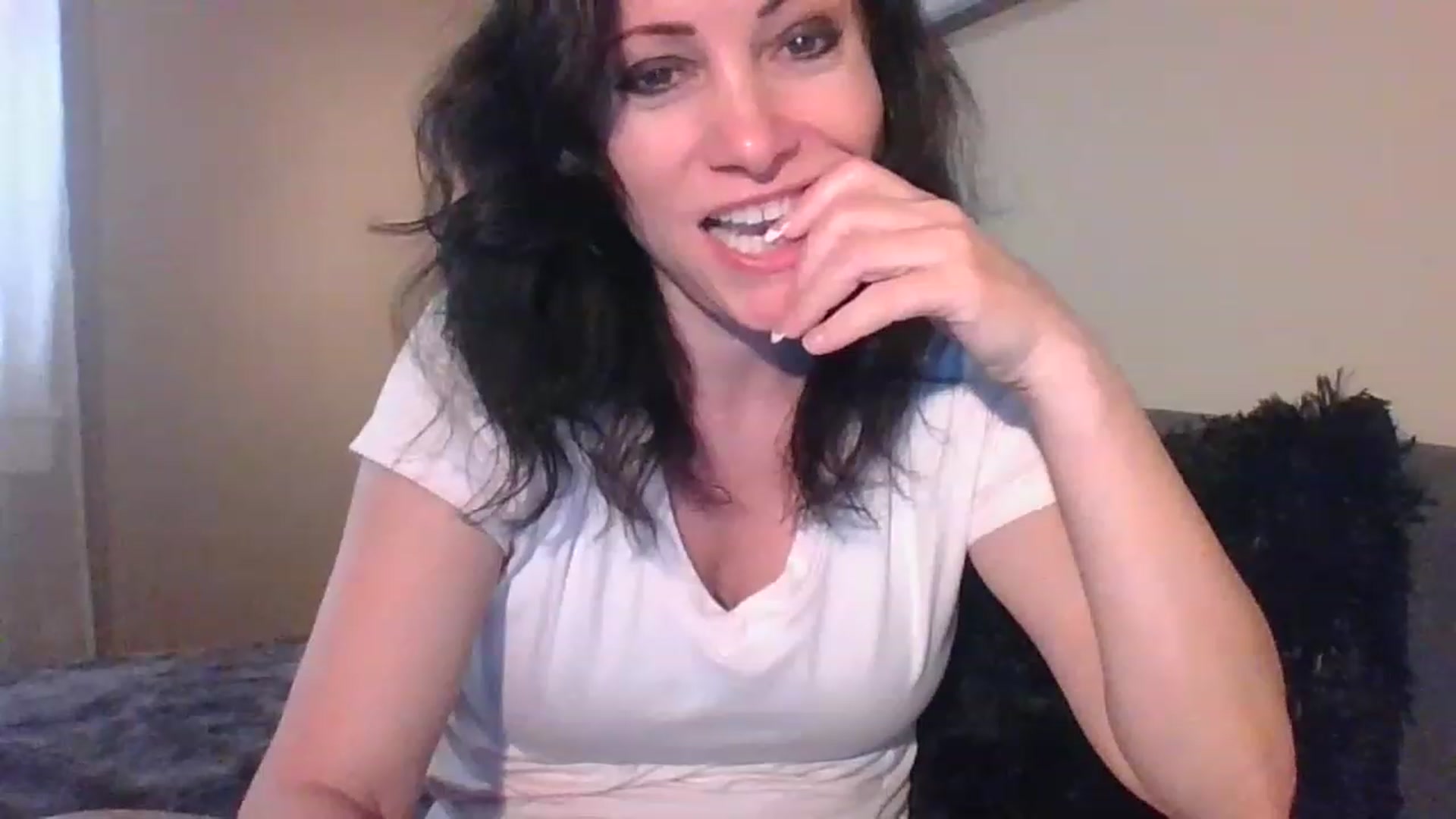 Gallery image thumbnail from LVDOLL's myfreecams stream on, 04/23/2023, 24:10 image 5 of 20