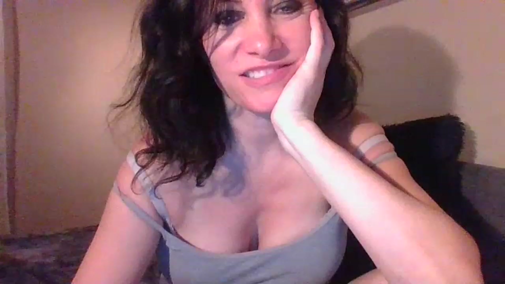 Gallery image thumbnail from LVDOLL's myfreecams stream on, 04/24/2023, 04:16 image 2 of 20