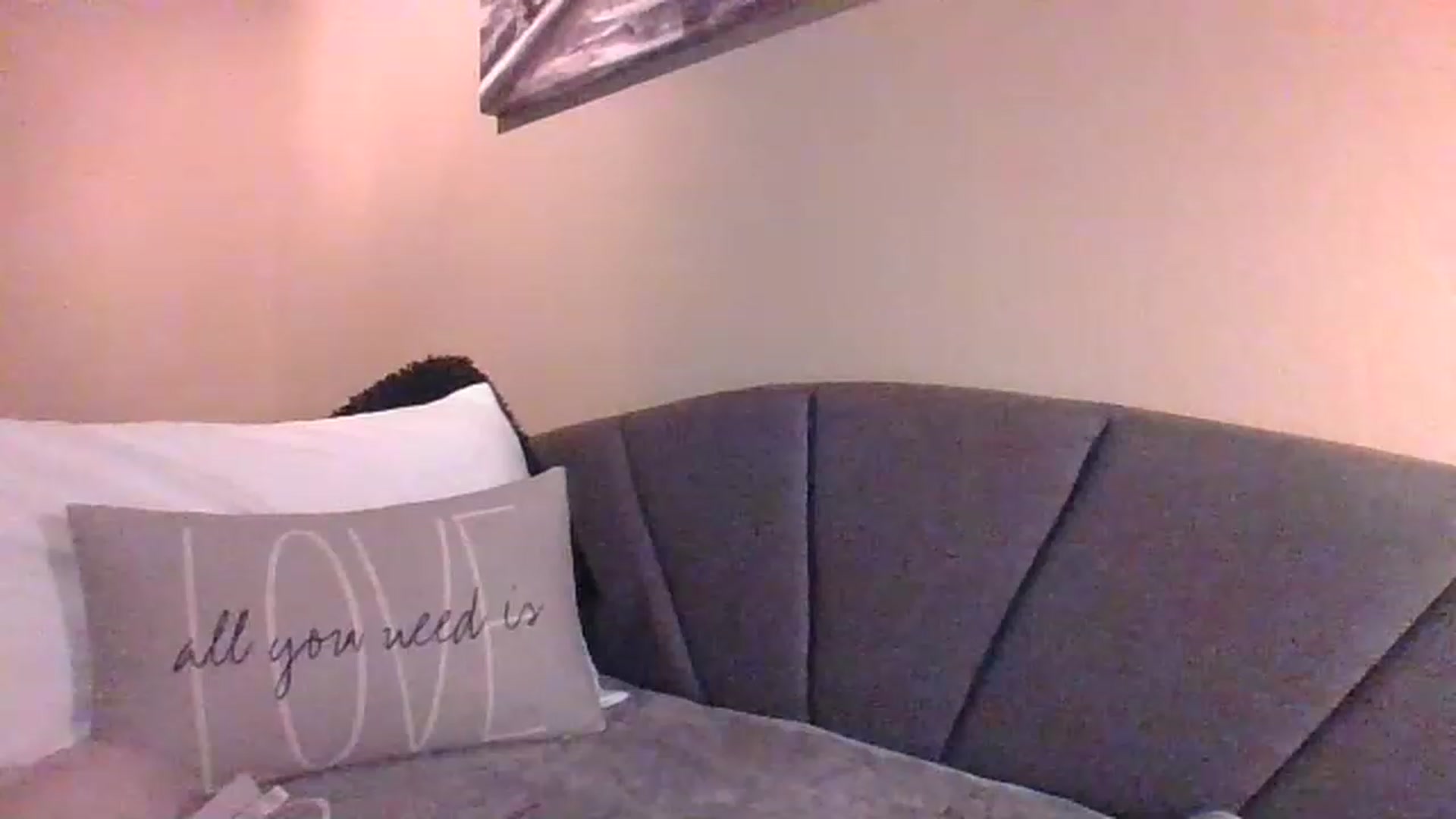 Gallery image thumbnail from LVDOLL's myfreecams stream on, 05/02/2023, 04:03 image 18 of 20