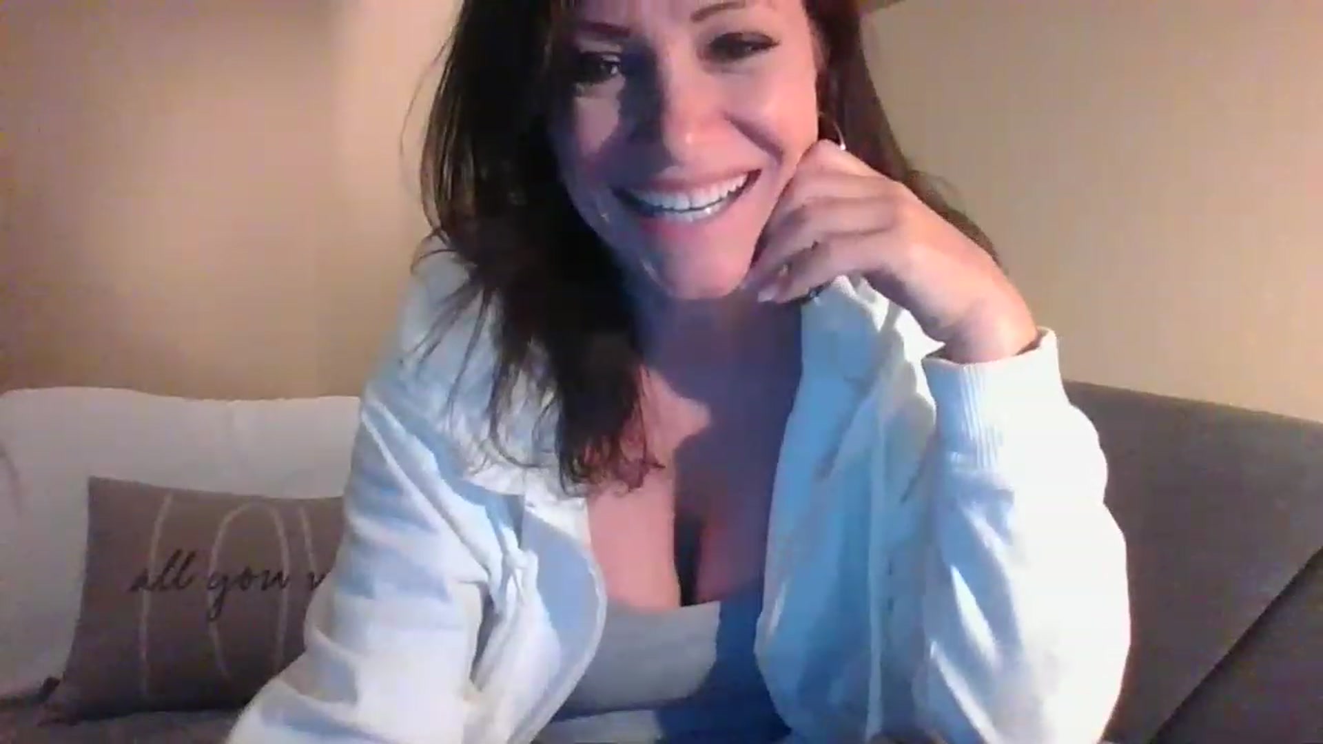 Gallery image thumbnail from LVDOLL's myfreecams stream on, 05/03/2023, 03:14 image 16 of 20