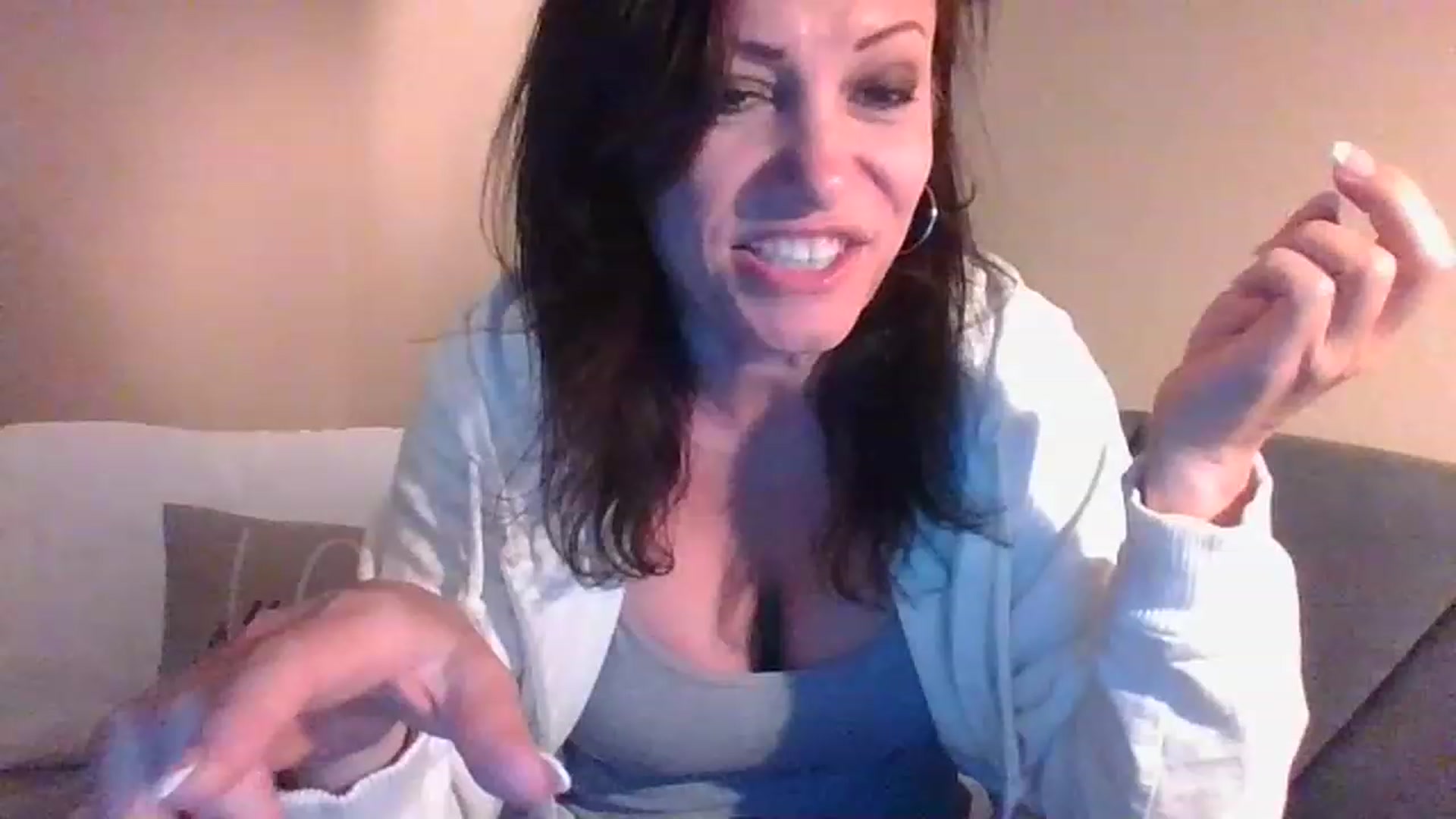 Gallery image thumbnail from LVDOLL's myfreecams stream on, 05/03/2023, 03:14 image 11 of 20