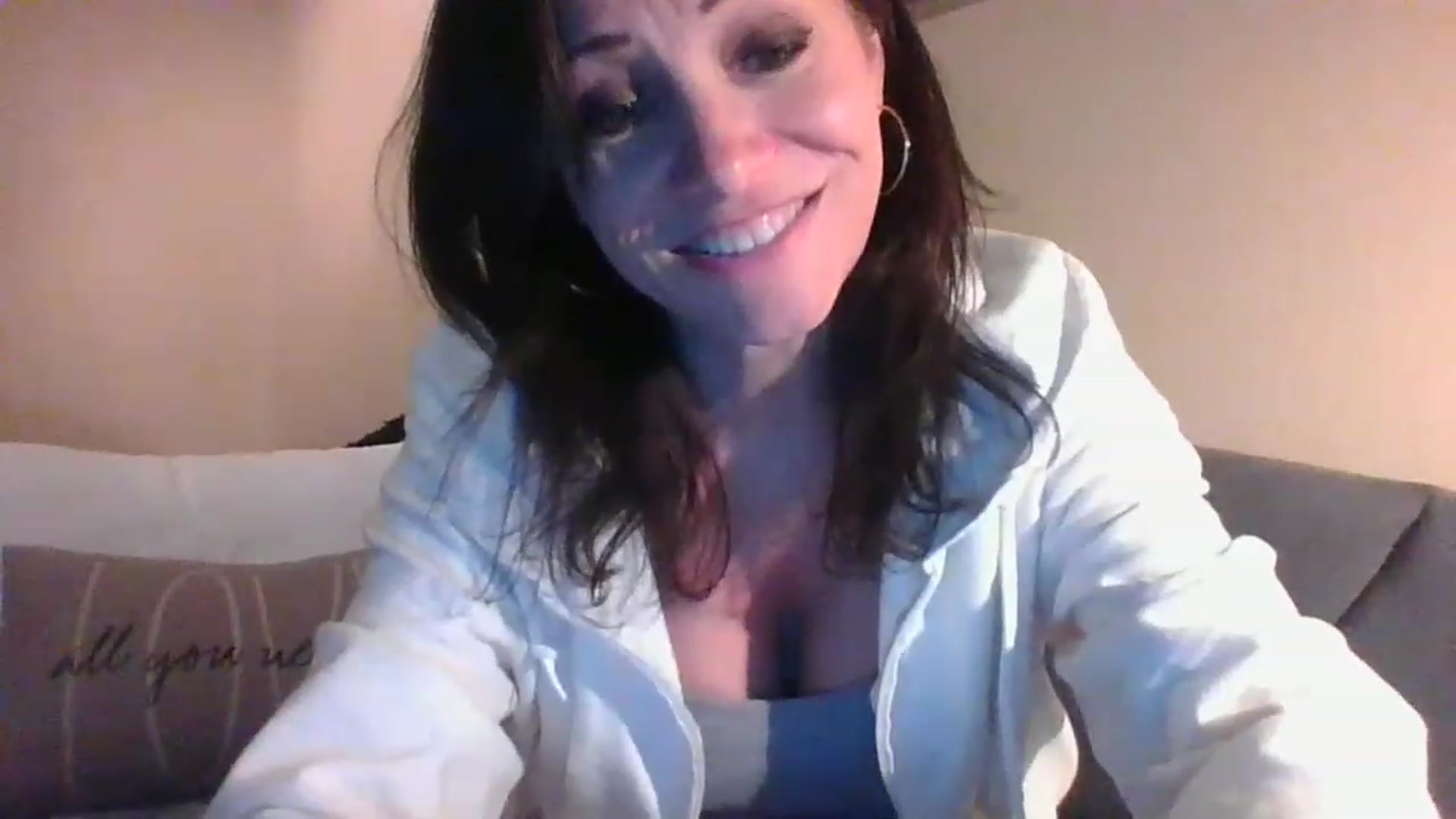 Gallery image thumbnail from LVDOLL's myfreecams stream on, 05/03/2023, 03:14 image 18 of 20