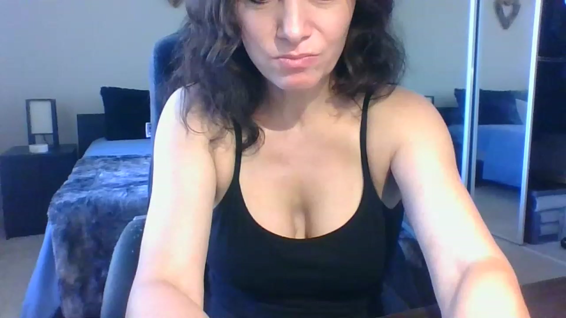 Gallery image thumbnail from LVDOLL's myfreecams stream on, 05/06/2023, 23:04 image 12 of 20